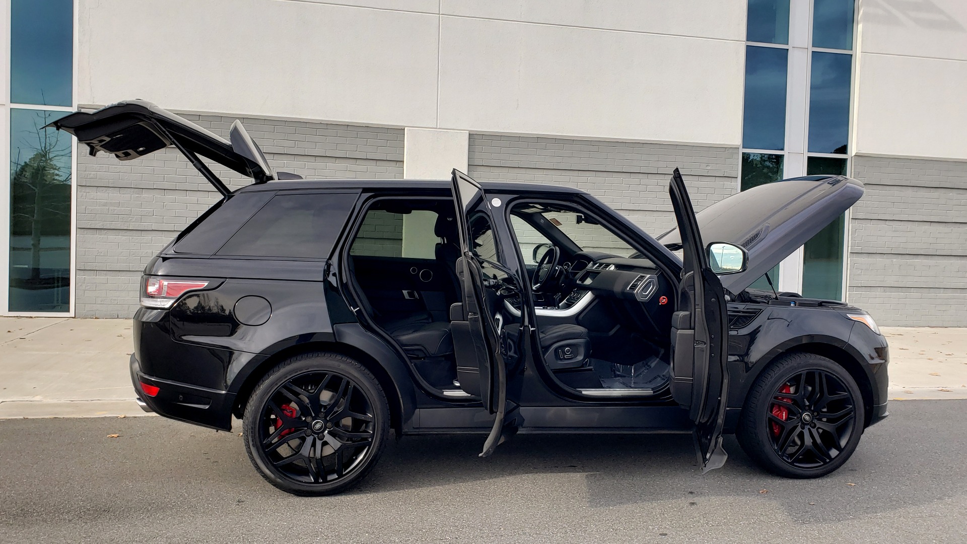 Used 2017 Land Rover RANGE ROVER SPORT HSE DYNAMIC / SC V6 / NAV / MERIDIAN / PANO-ROOF / REARVIEW for sale Sold at Formula Imports in Charlotte NC 28227 111