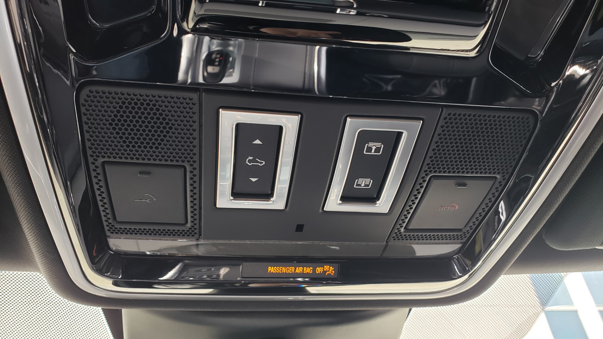 Used 2017 Land Rover RANGE ROVER SPORT HSE DYNAMIC / SC V6 / NAV / MERIDIAN / PANO-ROOF / REARVIEW for sale Sold at Formula Imports in Charlotte NC 28227 157