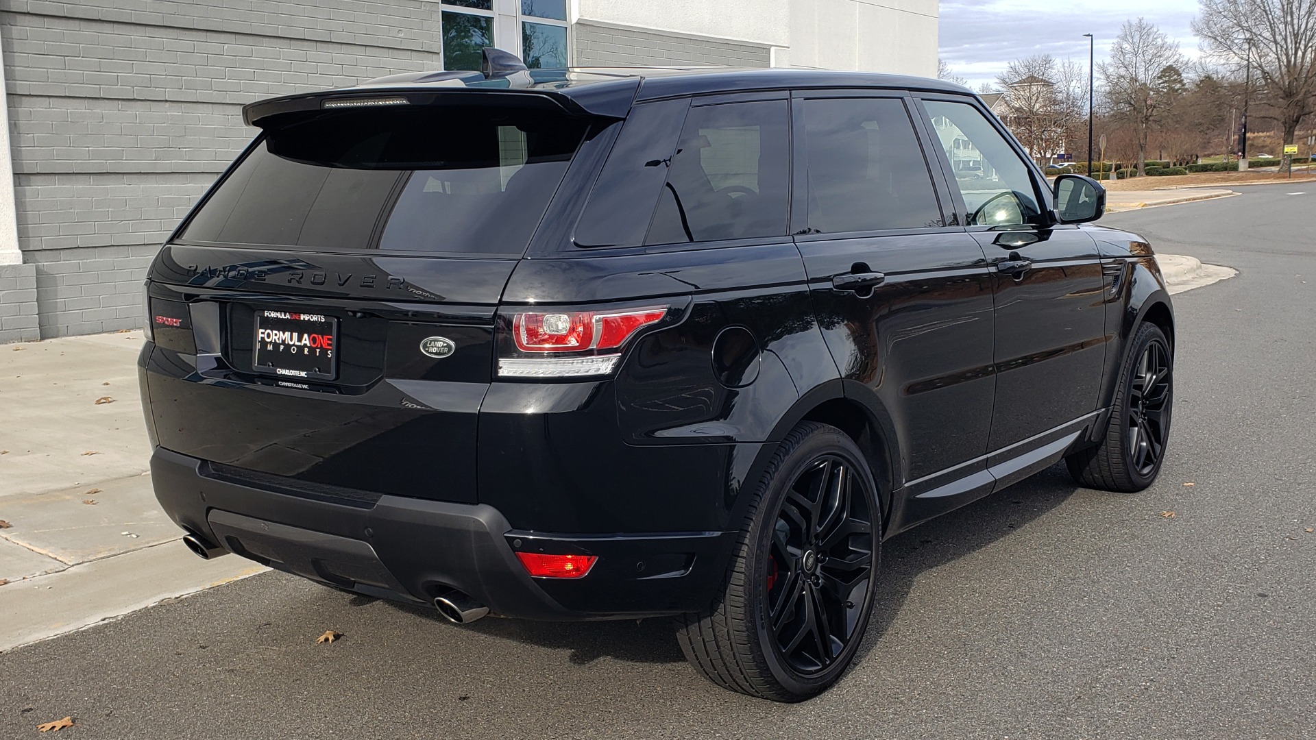 Used 2017 Land Rover RANGE ROVER SPORT HSE DYNAMIC / SC V6 / NAV / MERIDIAN / PANO-ROOF / REARVIEW for sale Sold at Formula Imports in Charlotte NC 28227 5