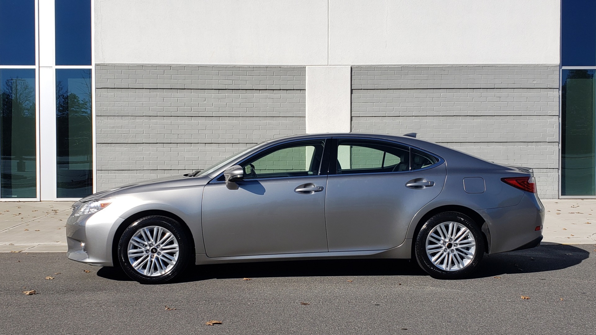 Used 2015 Lexus ES 350 LUXURY PKG / NAV / BSM / LCA / PARK ASSIST / REARVIEW for sale Sold at Formula Imports in Charlotte NC 28227 2