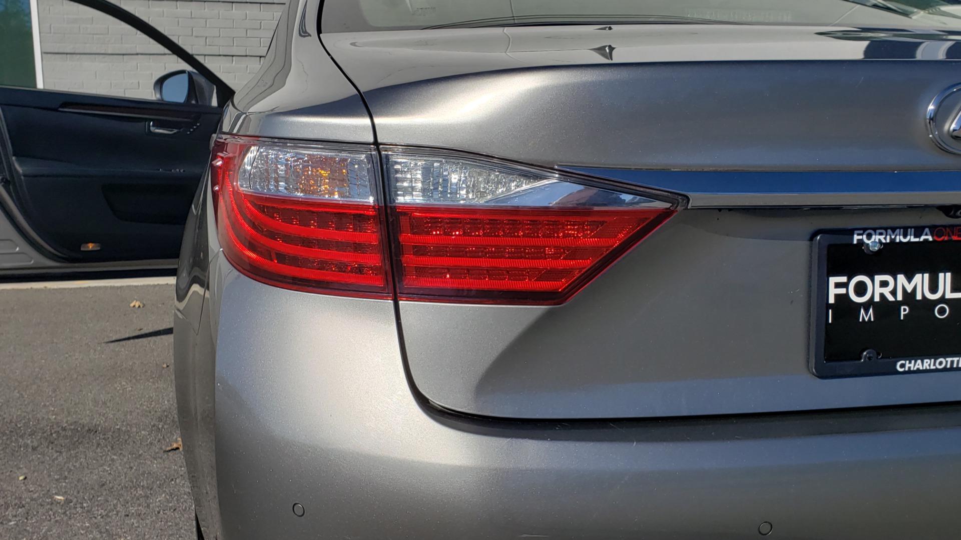 Used 2015 Lexus ES 350 LUXURY PKG / NAV / BSM / LCA / PARK ASSIST / REARVIEW for sale Sold at Formula Imports in Charlotte NC 28227 24