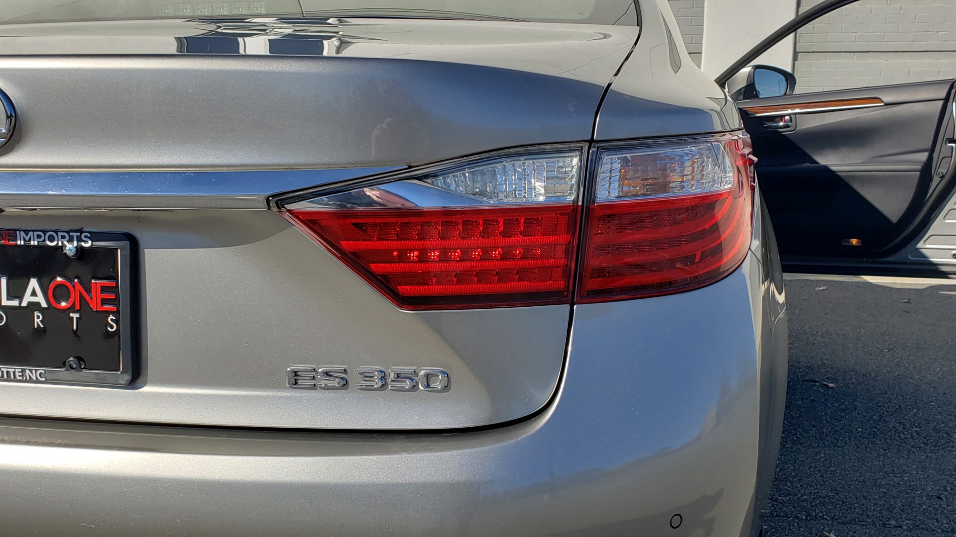 Used 2015 Lexus ES 350 LUXURY PKG / NAV / BSM / LCA / PARK ASSIST / REARVIEW for sale Sold at Formula Imports in Charlotte NC 28227 25