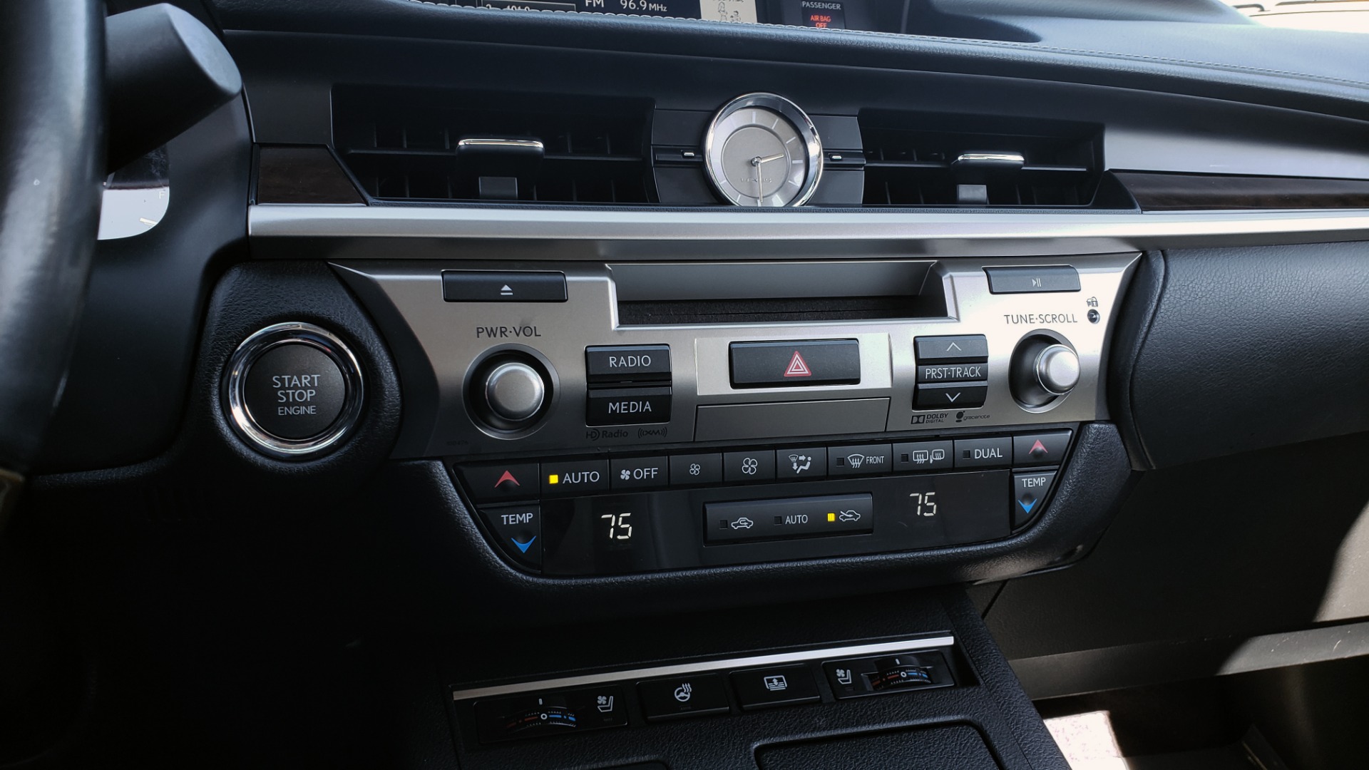 Used 2015 Lexus ES 350 LUXURY PKG / NAV / BSM / LCA / PARK ASSIST / REARVIEW for sale Sold at Formula Imports in Charlotte NC 28227 43
